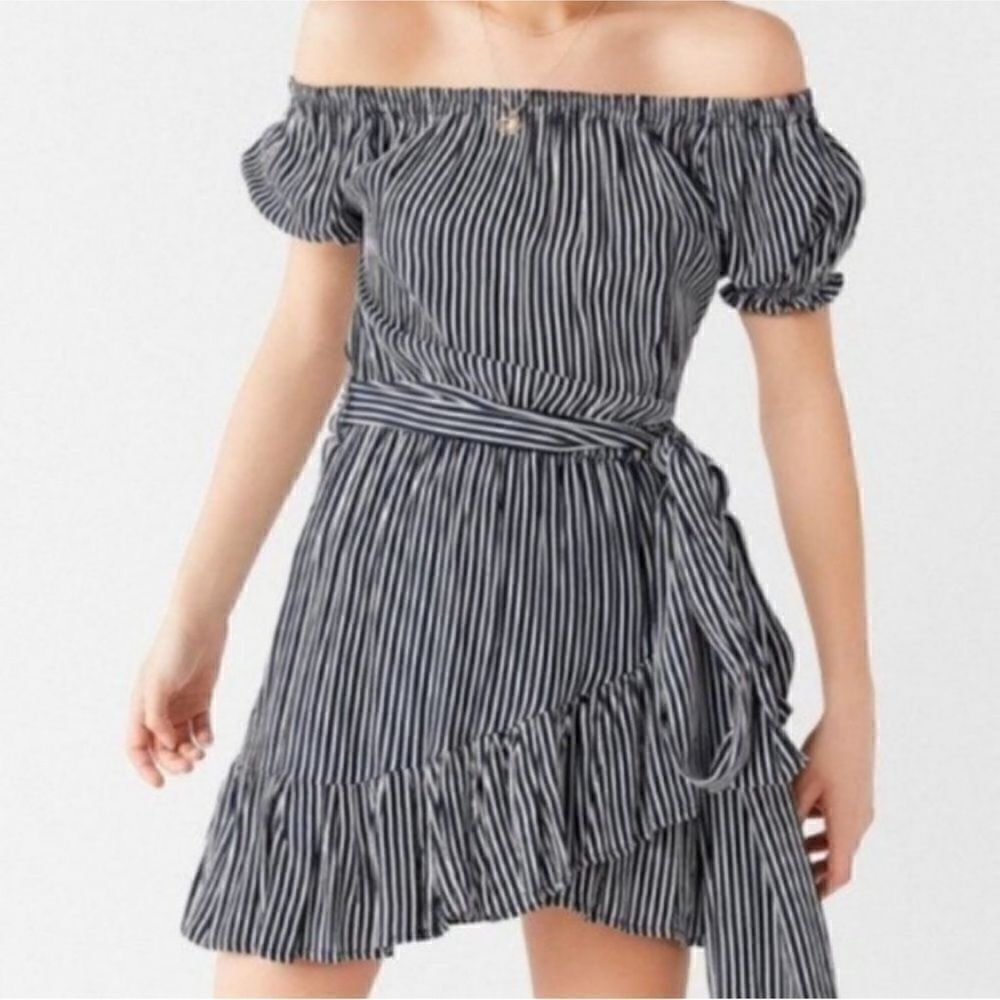 Faithful the Brand Off the Shoulder Dress Size 4